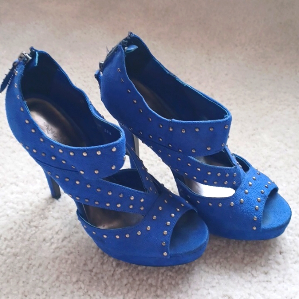 Andrea heels